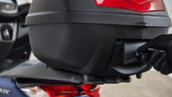 Genuine Yamaha NMAX 2021 Onwards 39l Top Box Luggage Kit -Motorcycle Equipment Store 2021 Yamaha G125YM EU Phantom Blue Accessorized detail 008 03 57485.1634140611