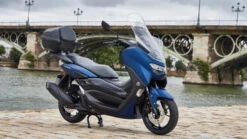 Genuine Yamaha NMAX 2021 Onwards 39l Top Box Luggage Kit -Motorcycle Equipment Store 2021 Yamaha G125YM EU Phantom Blue Accessorized detail 009 03 79024.1634133594