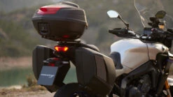 Genuine Yamaha Tracer 9 & GT 2021- 50l Top Box Luggage Kit -Motorcycle Equipment Store 2021 Yamaha MT09TRGT EU Icon Performance Accessorized detail 010 03 97950.1632563200