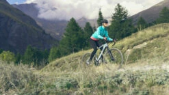 Yamaha Wabash RT Gravel E-Bike -Motorcycle Equipment Store 2022 Yamaha WABASH RT EU Blue Steel Action 004 03 89391.1699613901