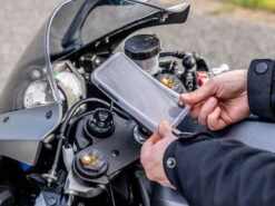 QUAD LOCK Motorcycle Waterproof Cover Poncho - Apple IPhone 13 Pro -Motorcycle Equipment Store FSM Poncho 1024x768 3f5a6a80 aa9e 43a5 9786 e8e143b5bfd8 854x 99842.1645187328