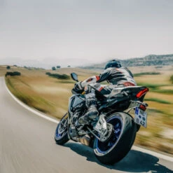 Bridgestone Battlax S22 Motorcycle Sports Tyre -Motorcycle Equipment Store S22 Web 17 91143.1549117265