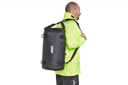 Givi 30 Litre Waterproof Cylinder Seat Bag - Black 5 Givi 30 Litre Waterproof Cylinder Seat Bag - Black - Image 3